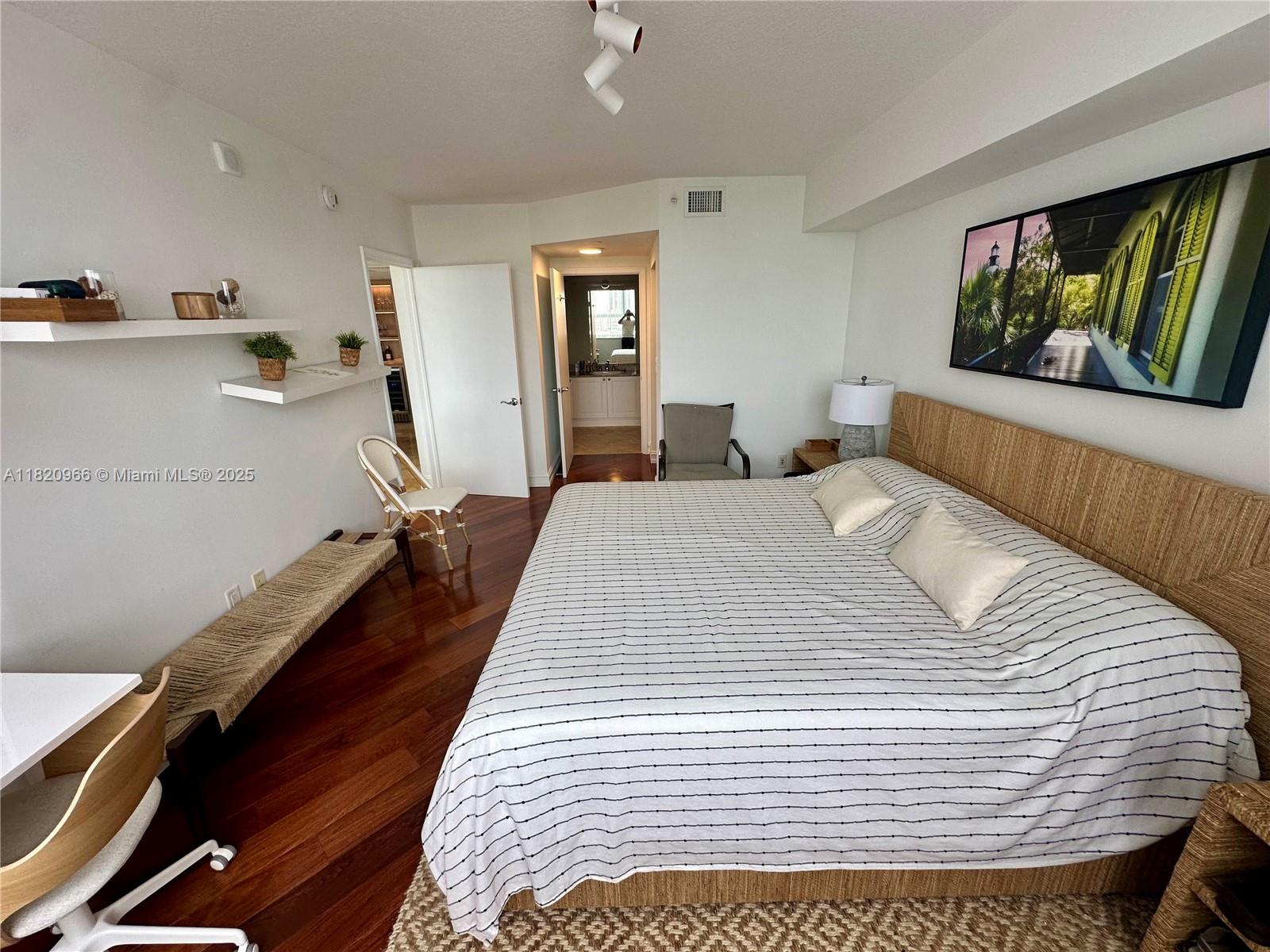 TURNBERRY ON THE GREEN CO - Residential