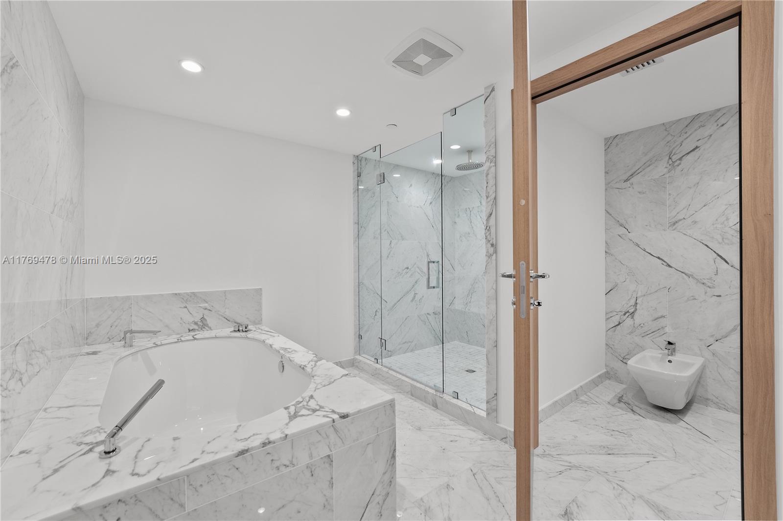 Onda Residences - Residential
