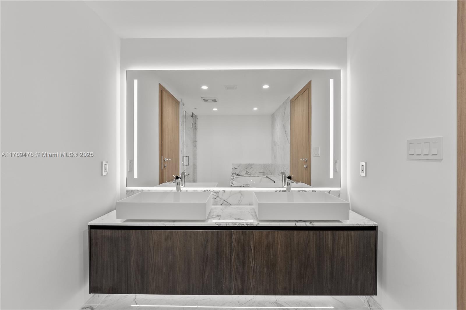 Onda Residences - Residential
