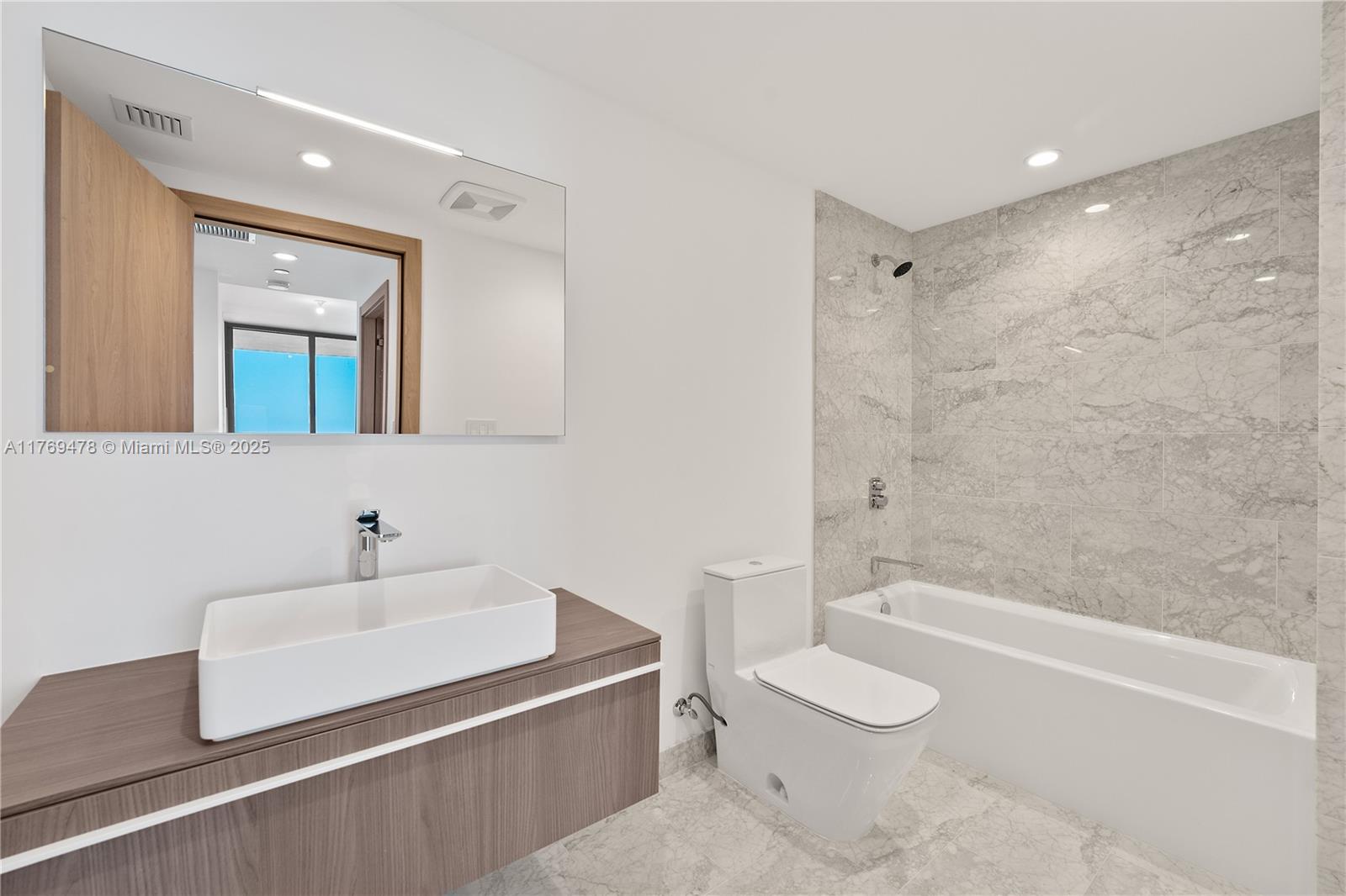 Onda Residences - Residential