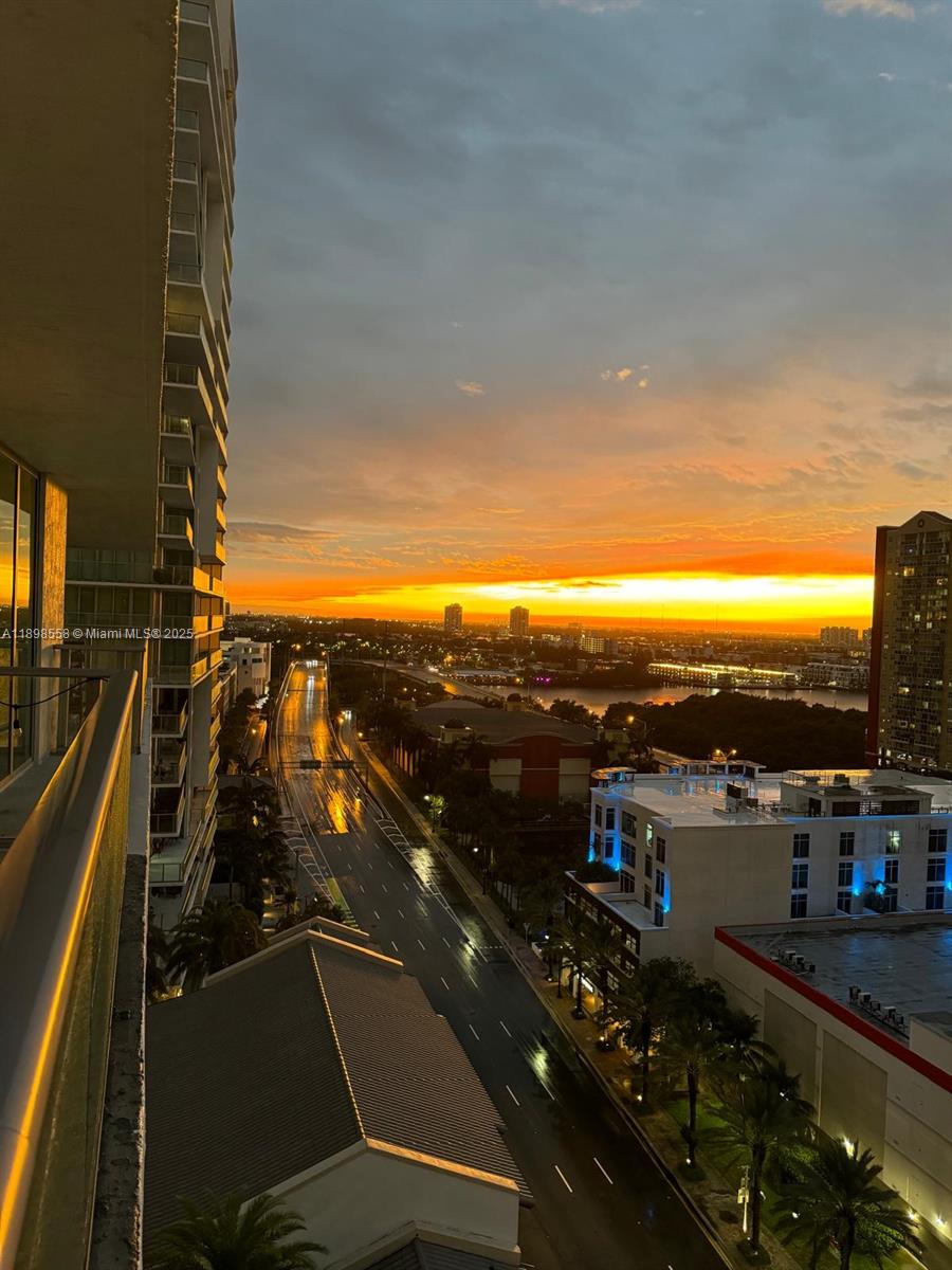 PARQUE TOWERS CONDO - Residential