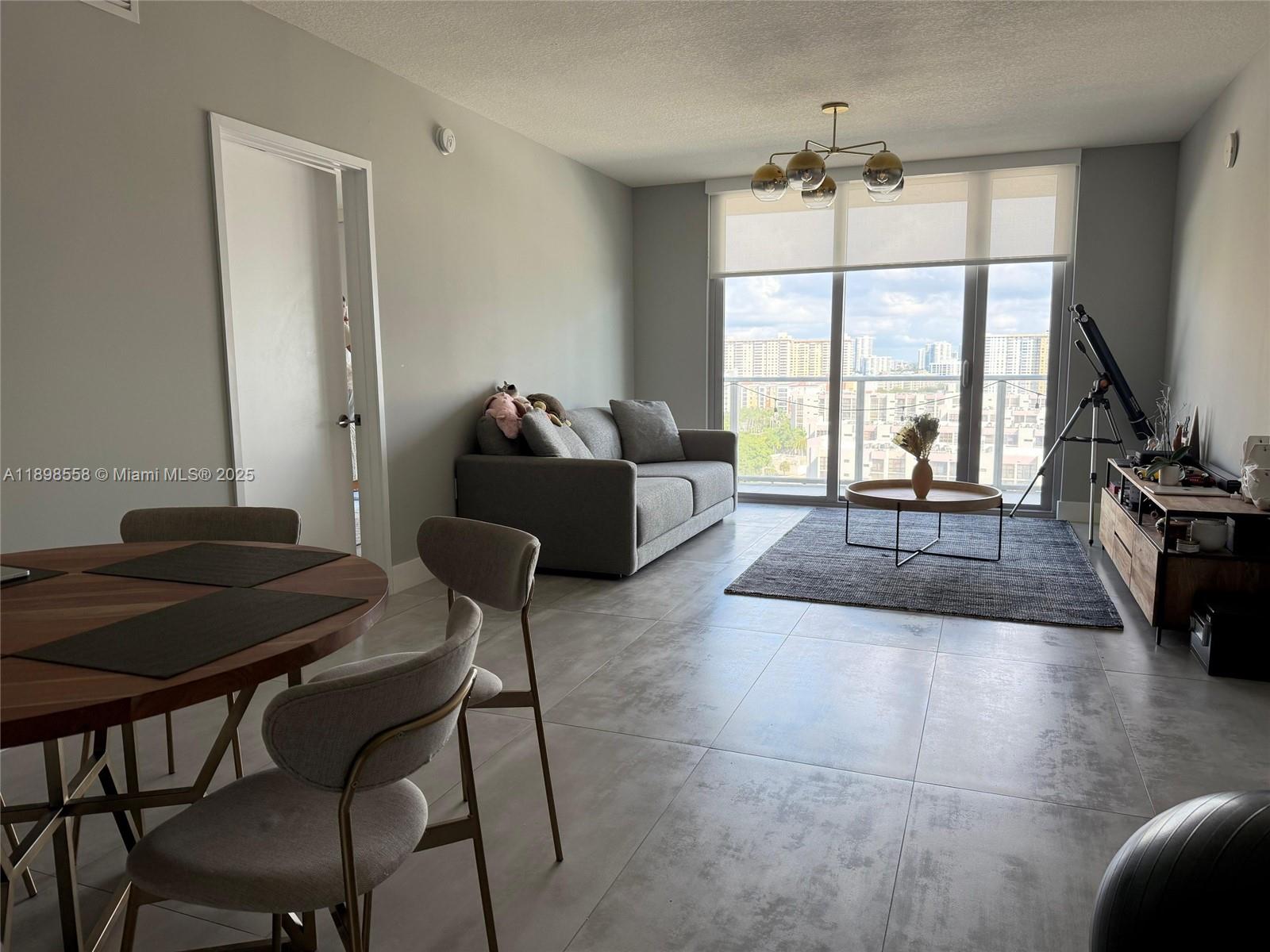 PARQUE TOWERS CONDO - Residential