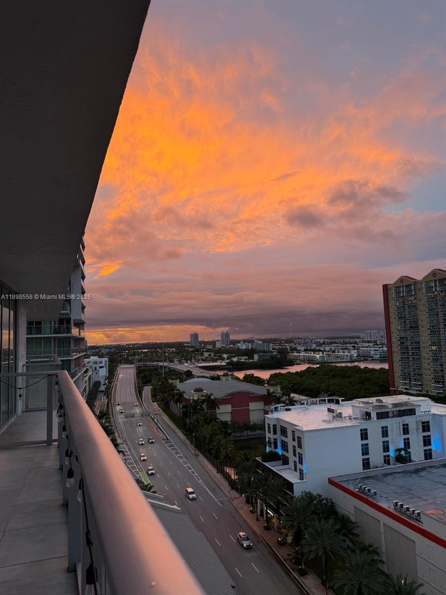 PARQUE TOWERS CONDO - Residential