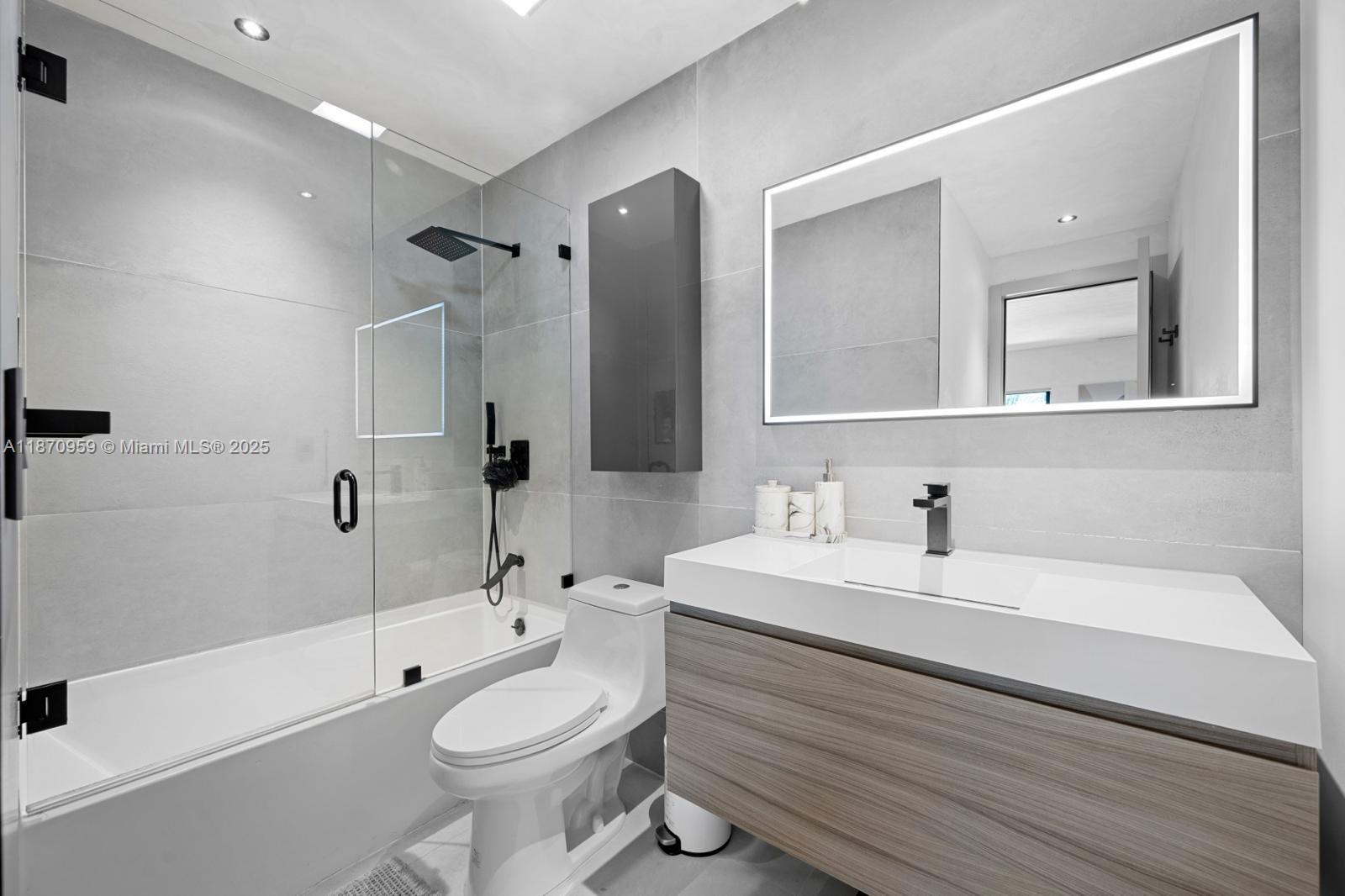 EASTERN SHORES GARDEN APT - Residential