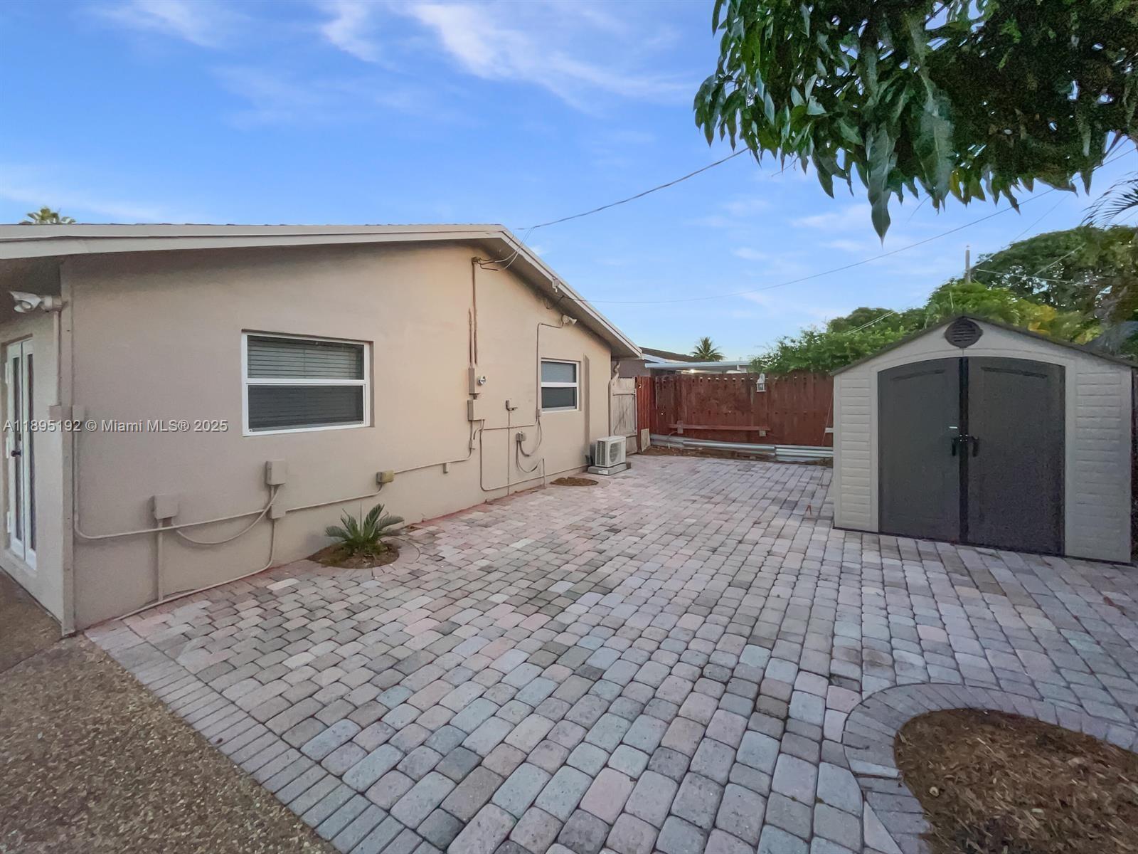 SANDALFOOT COVE SEC 4 - Residential Lease