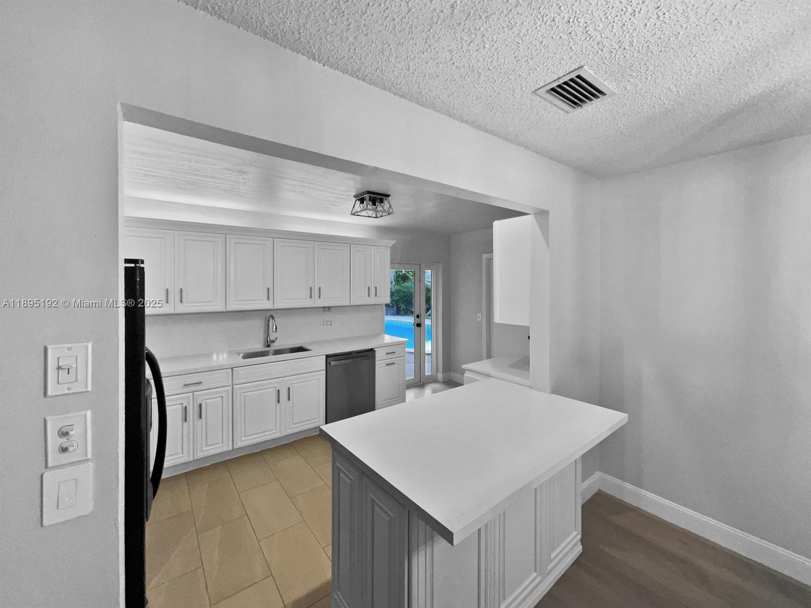 SANDALFOOT COVE SEC 4 - Residential Lease
