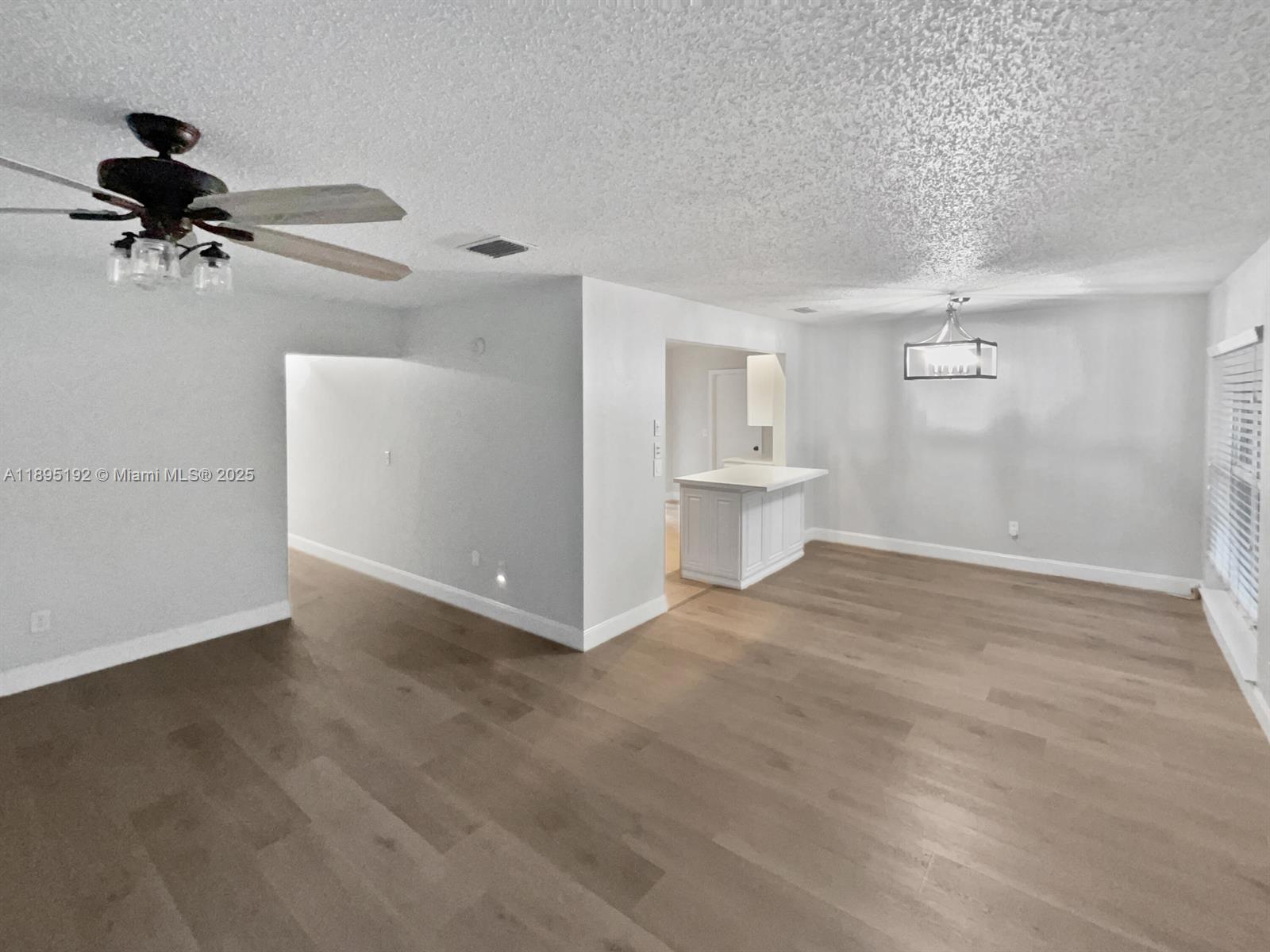 SANDALFOOT COVE SEC 4 - Residential Lease