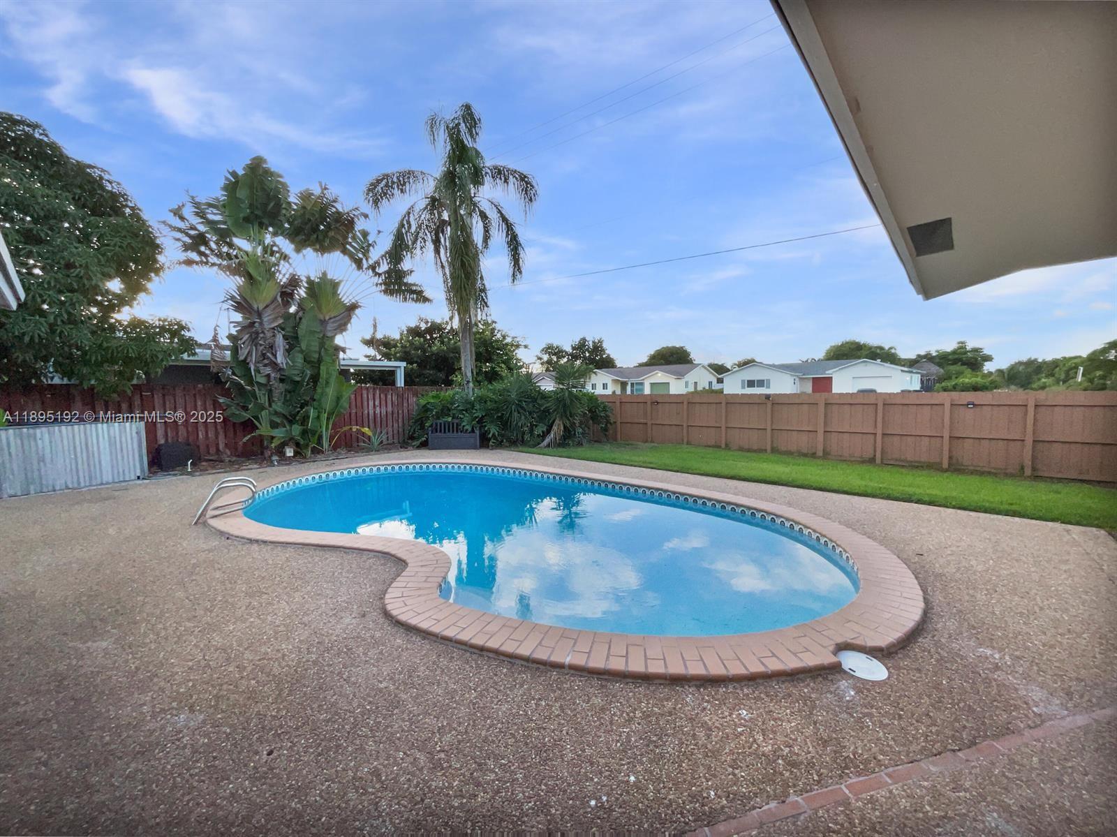 SANDALFOOT COVE SEC 4 - Residential Lease