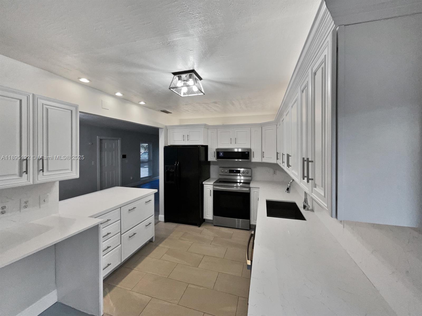 SANDALFOOT COVE SEC 4 - Residential Lease