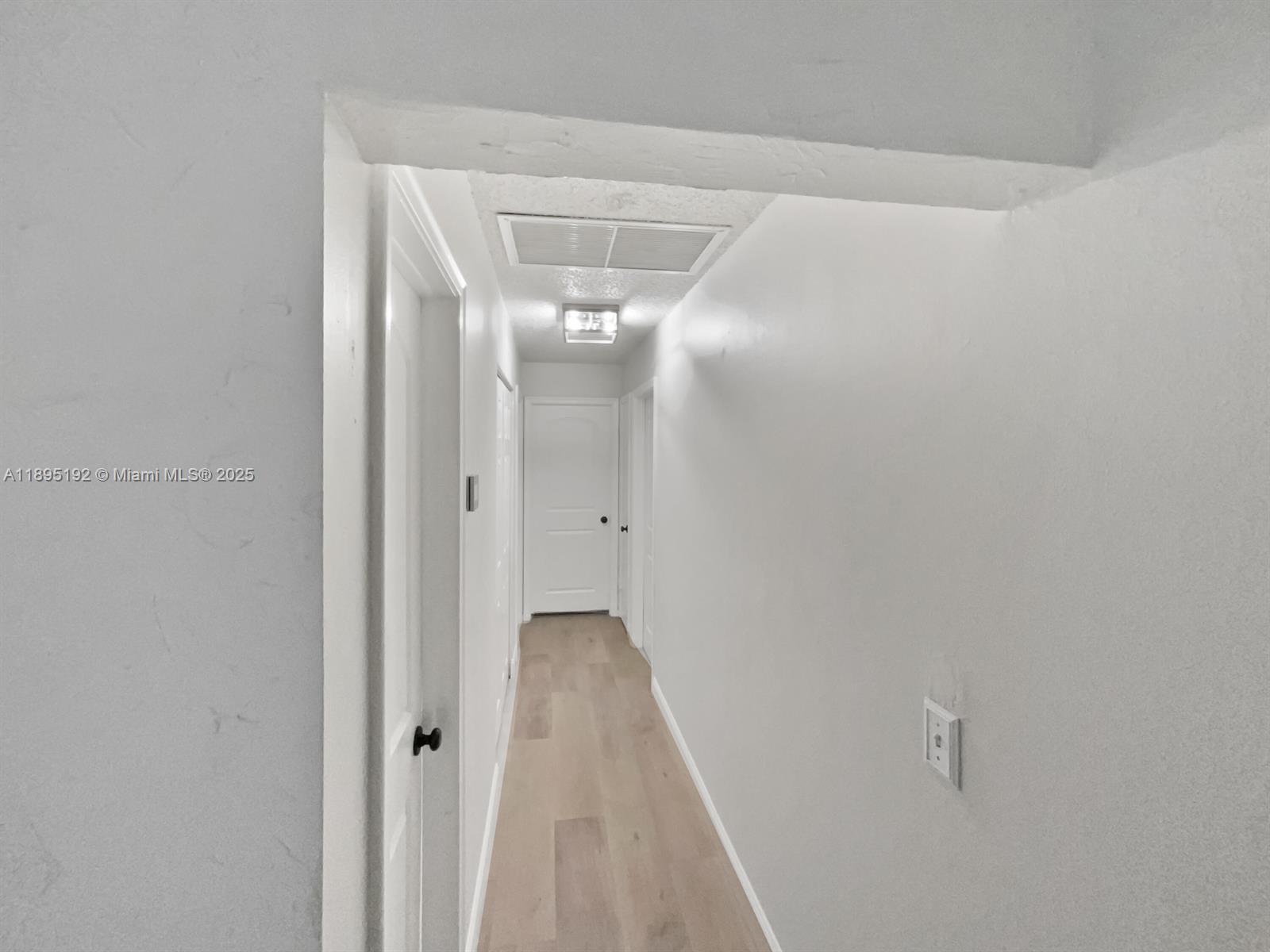SANDALFOOT COVE SEC 4 - Residential Lease