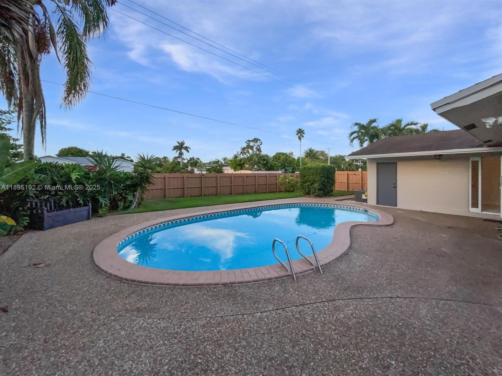 SANDALFOOT COVE SEC 4 - Residential Lease