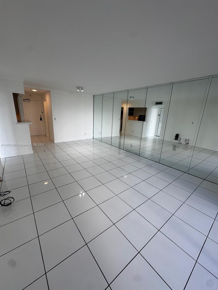 BRICKELL HARBOUR CONDO - Residential Lease