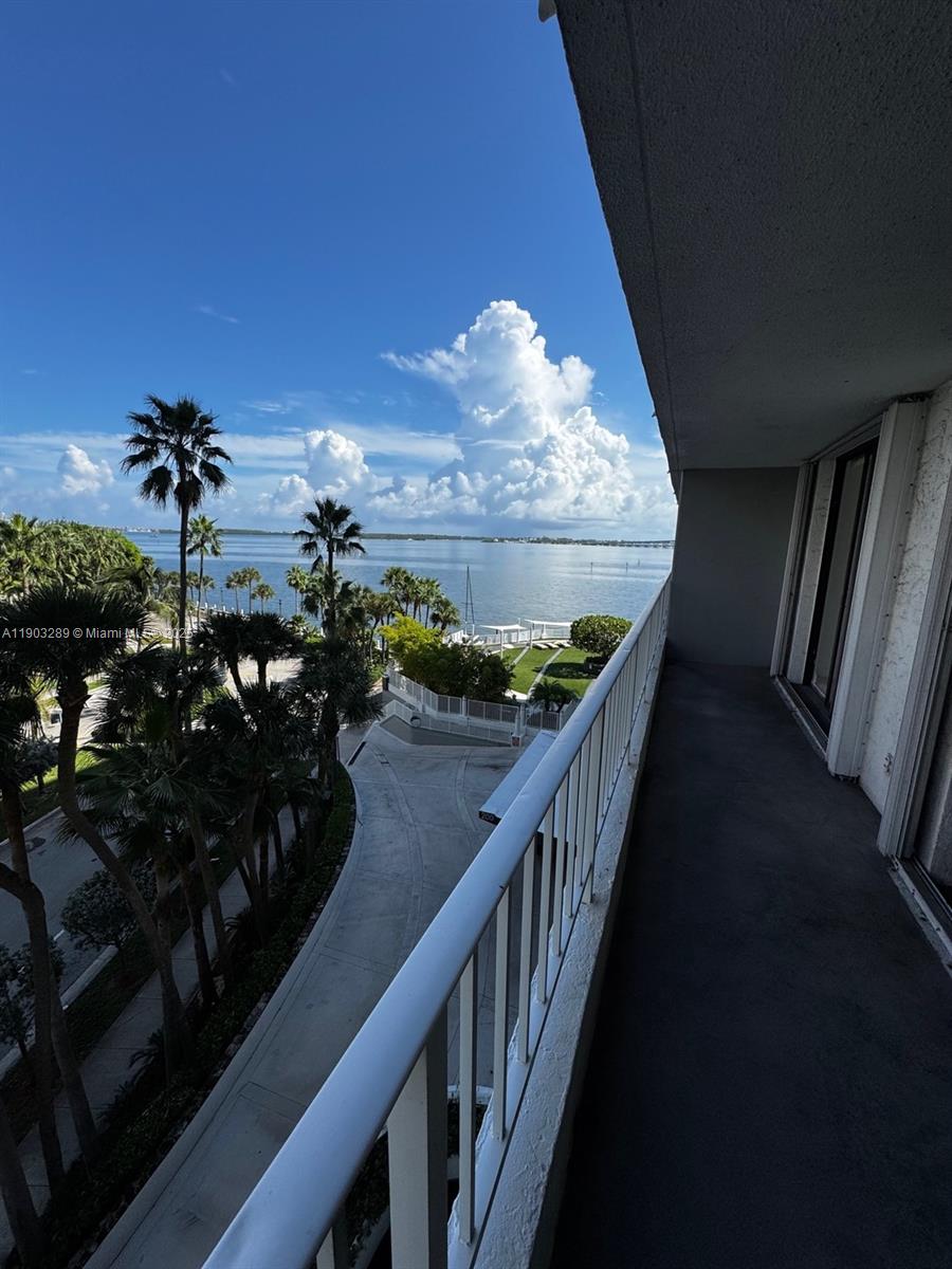 BRICKELL HARBOUR CONDO - Residential Lease