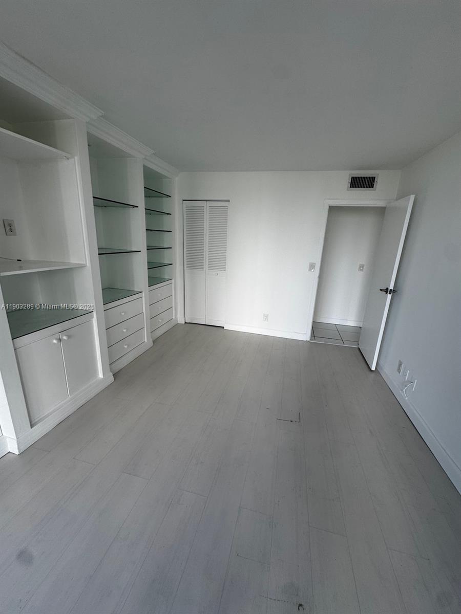 BRICKELL HARBOUR CONDO - Residential Lease