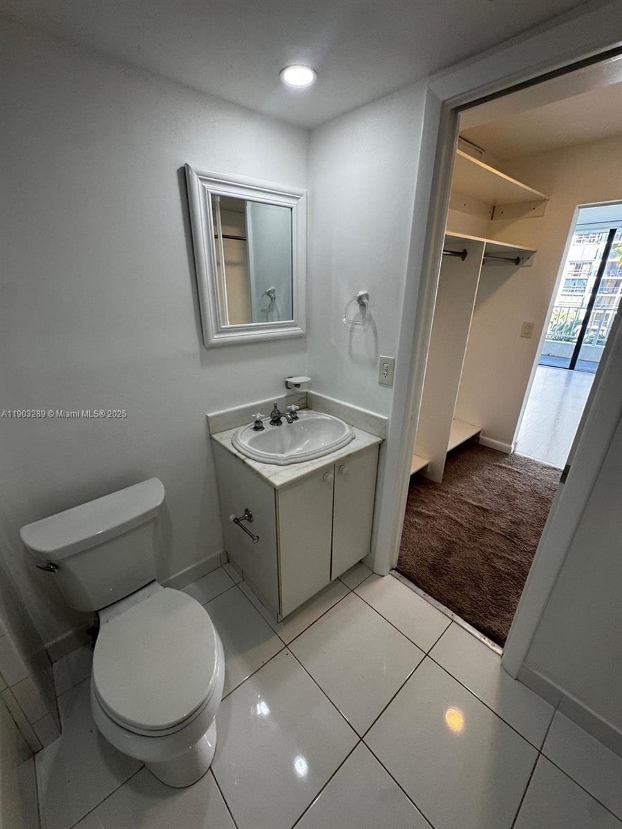 BRICKELL HARBOUR CONDO - Residential Lease