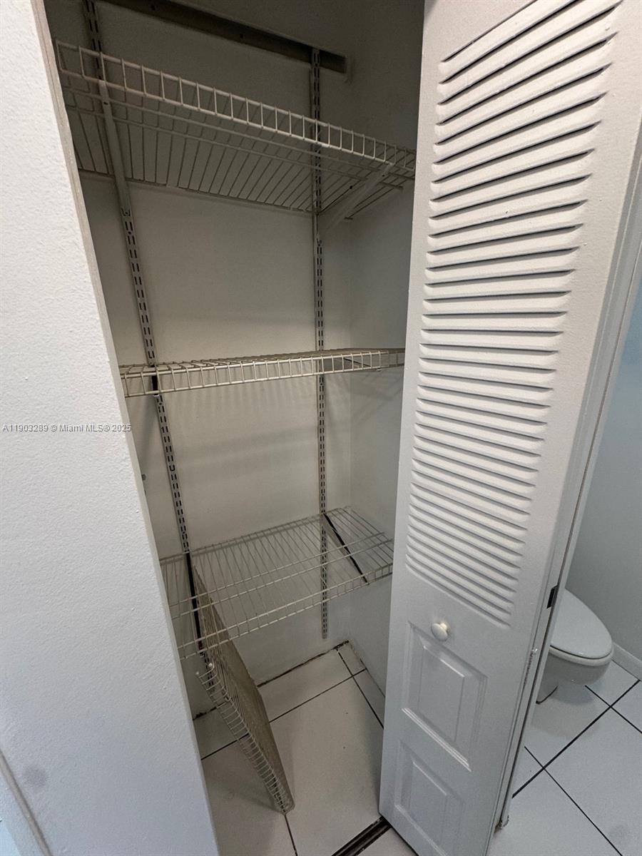 BRICKELL HARBOUR CONDO - Residential Lease