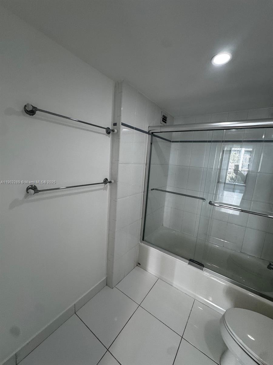 BRICKELL HARBOUR CONDO - Residential Lease