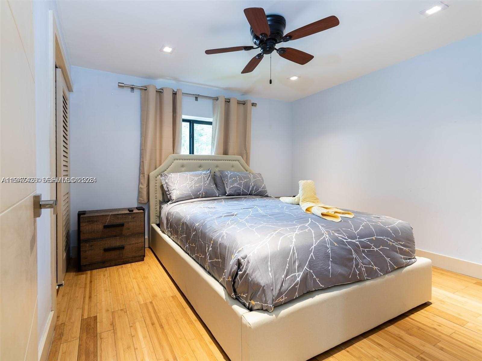 SUNSET TRAILS NO 4 - Residential