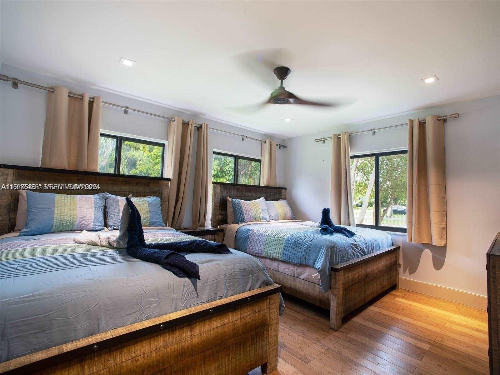 SUNSET TRAILS NO 4 - Residential