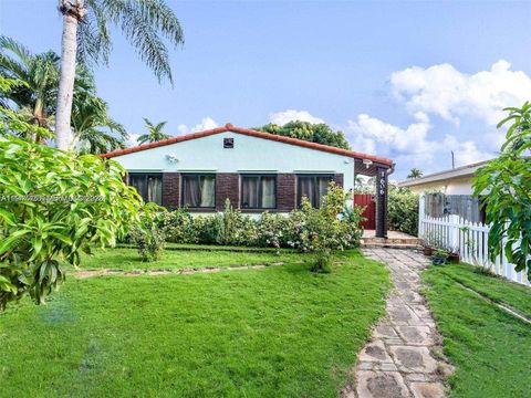 Photo of 1606 Wiley St, Hollywood, FL 33020 (MLS # A11947426)