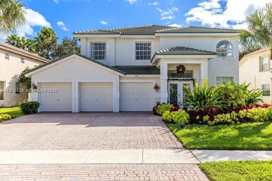 SEND ALL OFFER !!!!!!!!! ON THE PRESTIGE COMMUNITY OF THE ISLES AT WELLINGTON. ONE BEDROOM DOWNSTAIRS, 5 BEDROOMS UPSTAIRS. THE MASTER SUIT HAS DOUBLE DOOR ENTRY PLUS PRIVATE ENTRY TO ITS OWN BALCONY, PARTIAL WATER VIEW AND ENJOY THE SUNSETS, HIS AND HER CLOSET AND A MASTER BATHROOM WITH TWO VANITIES AND SHOWER SEPARATE FROM A JACUZZI TUB. THE A/C AND WATER HEATER  6 YEARS OLD , ROOF WAS REPLACED IN 2006. THE COMMUNITY HAS A CLUBHOUSE, RESORT STYLE POOL, 2 JACUZZIS, BASKETBALL COURT, TENNIS COURTS, PLAYGROUND AND INCLUDES ADT ALARM AND BASIC INTERNET.