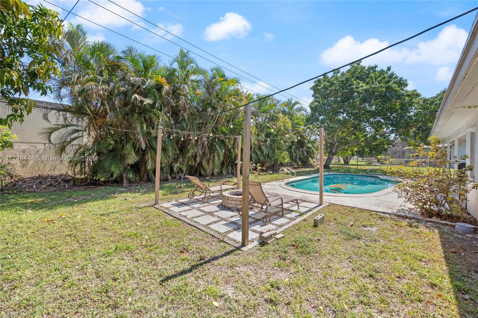 PLANTATION PARK LAKESITES - Residential