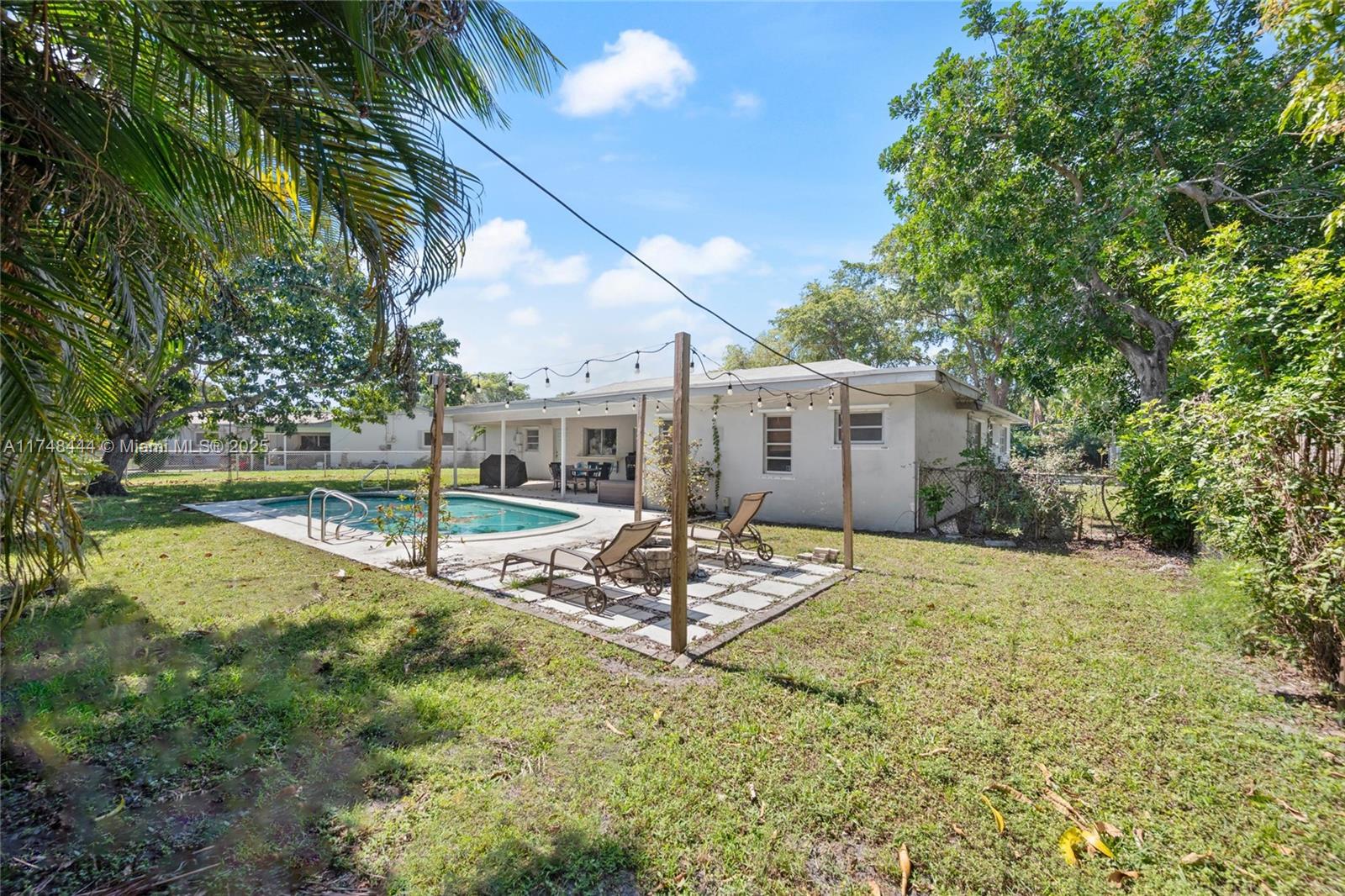 PLANTATION PARK LAKESITES - Residential