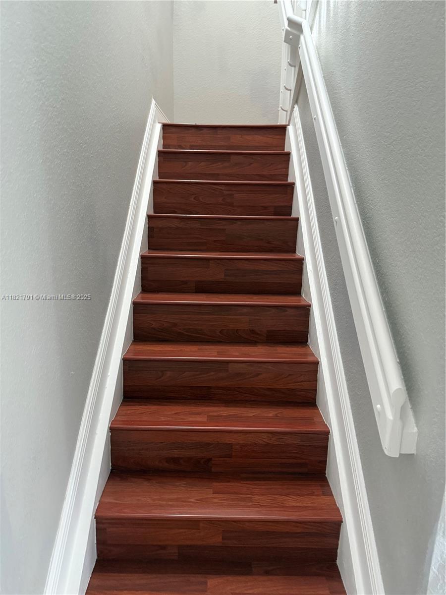 FLORIDIAN ISLES - Residential