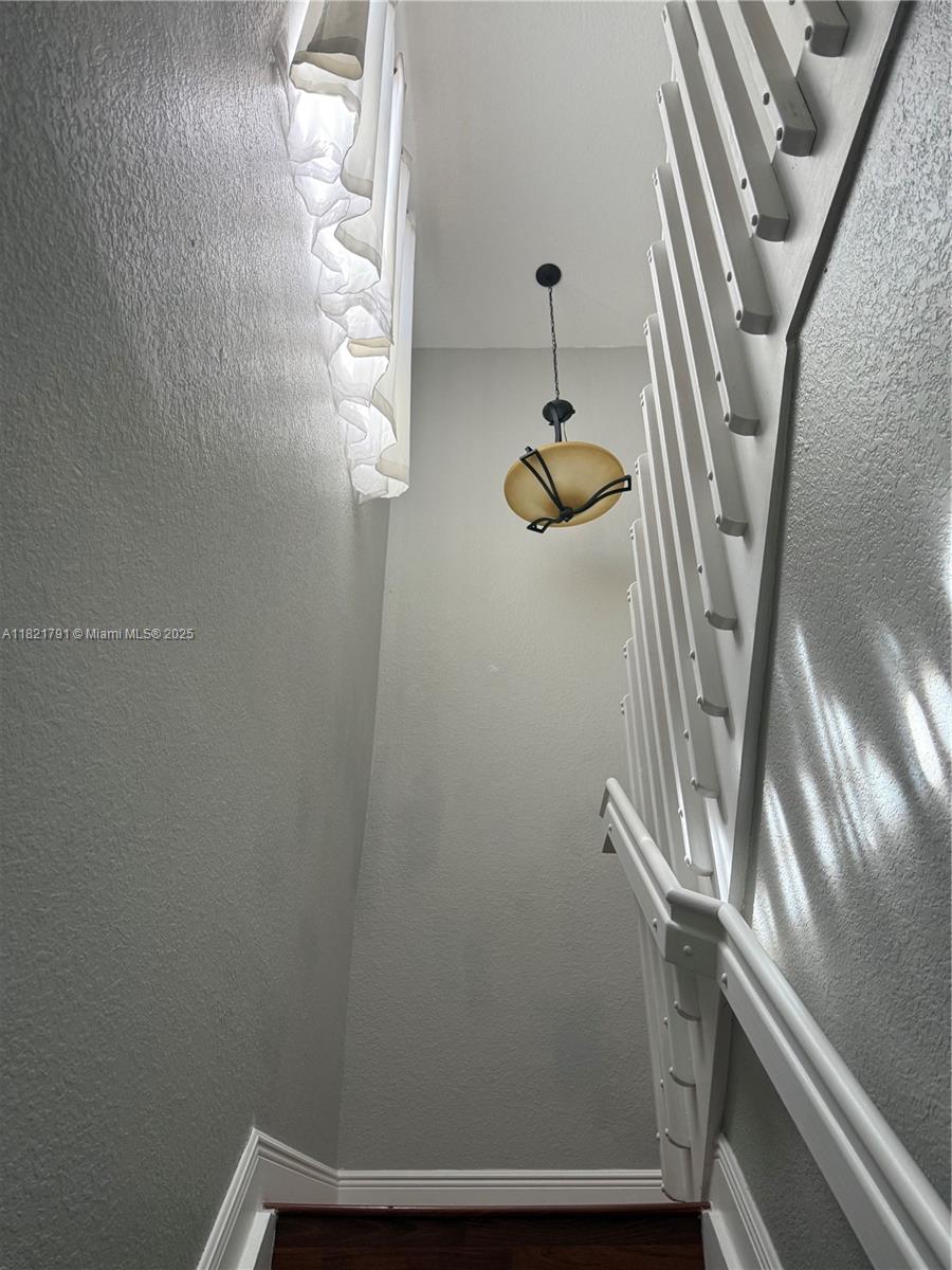 FLORIDIAN ISLES - Residential