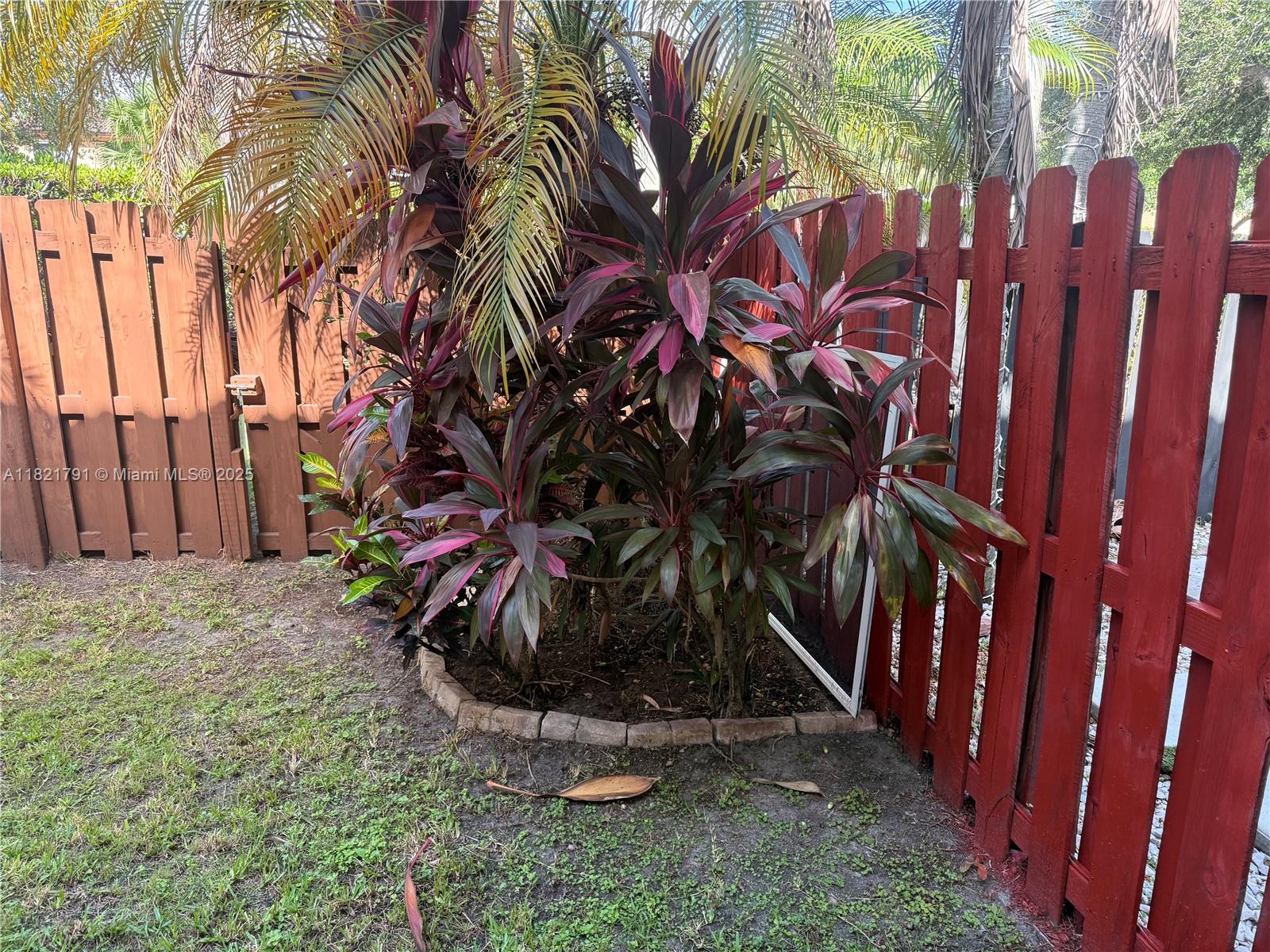 FLORIDIAN ISLES - Residential