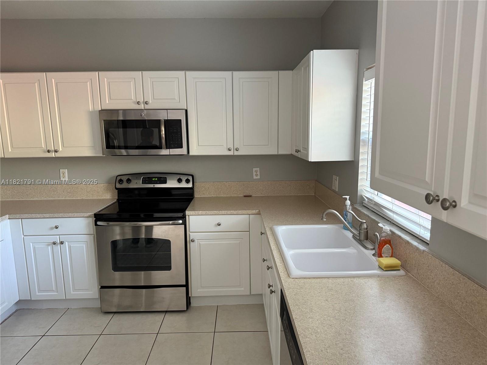 FLORIDIAN ISLES - Residential