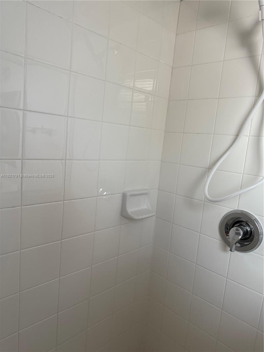 FLORIDIAN ISLES - Residential