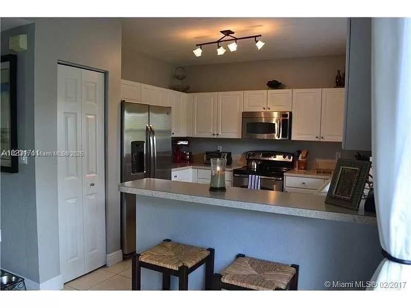FLORIDIAN ISLES - Residential