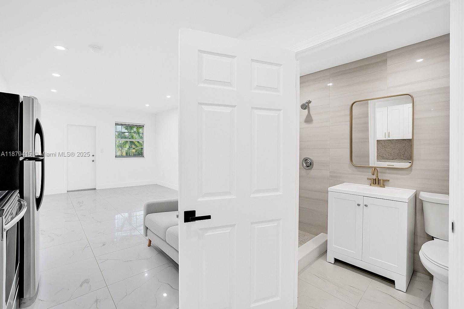 WEST HOLLYWOOD HILLS - Residential Lease