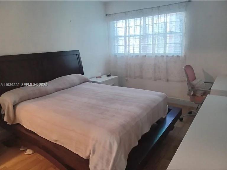 WESTLAND MANORS EAST COND - Residential