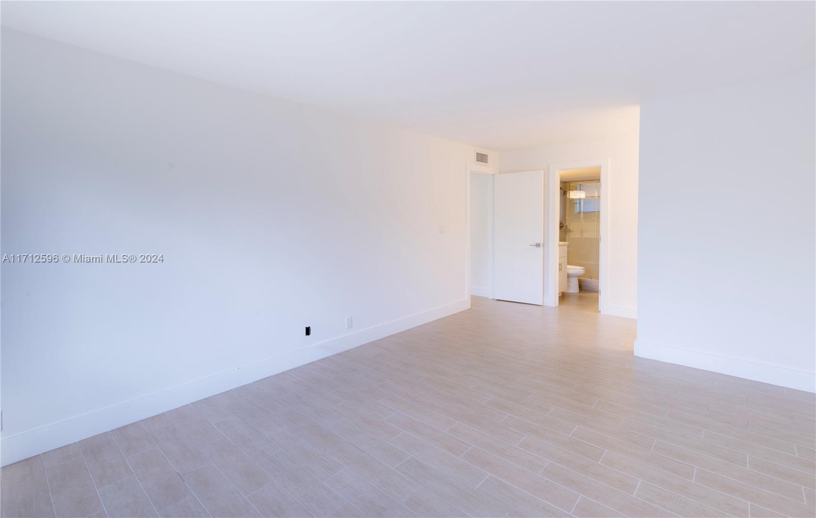 NOVA GARDENS CONDO - Residential