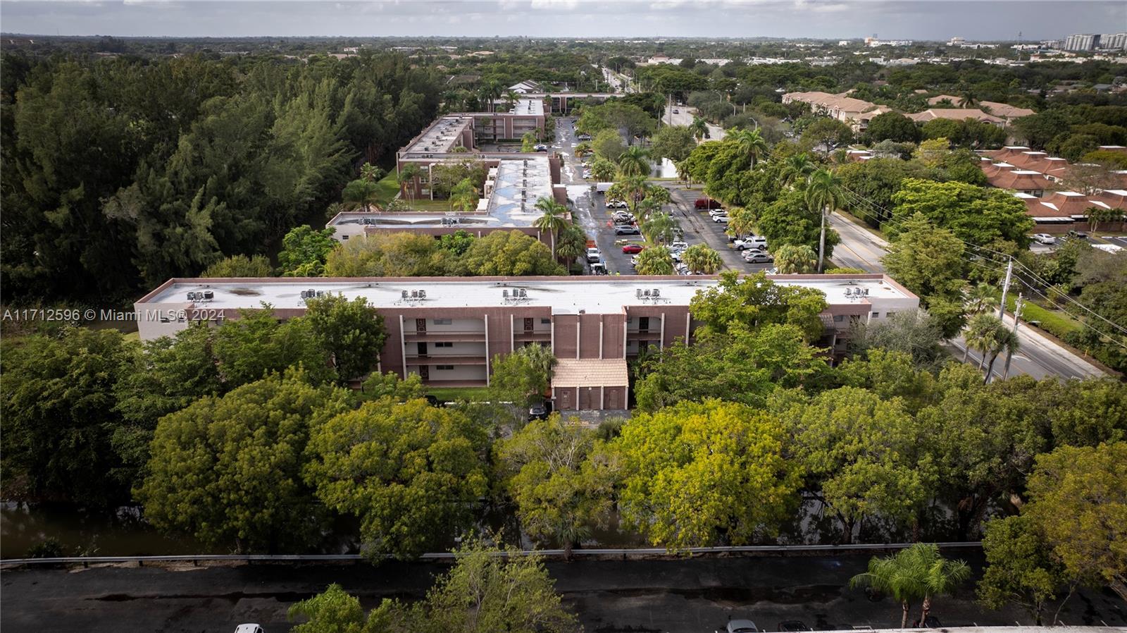 NOVA GARDENS CONDO - Residential