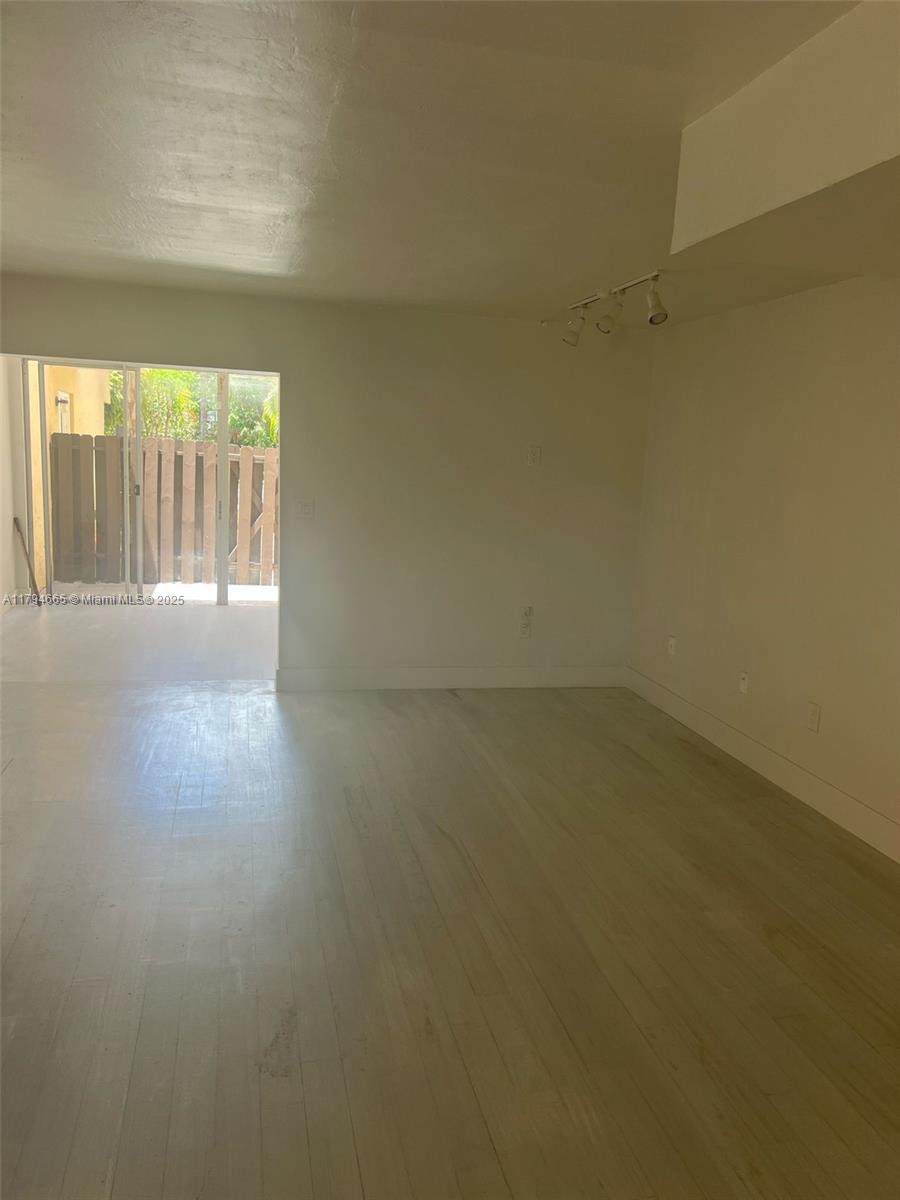 8823 NE 4th Ave Rd 8823
