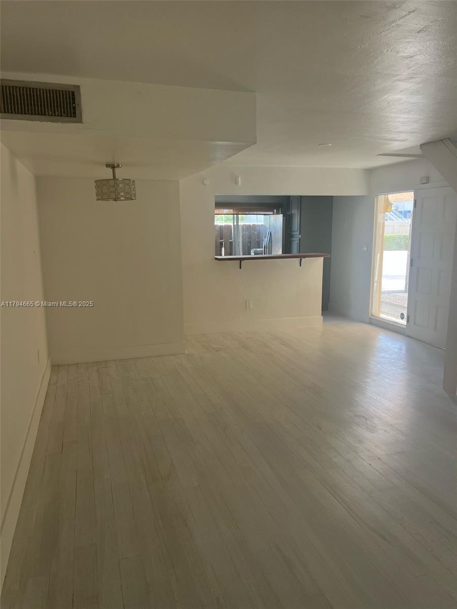 8823 NE 4th Ave Rd 8823