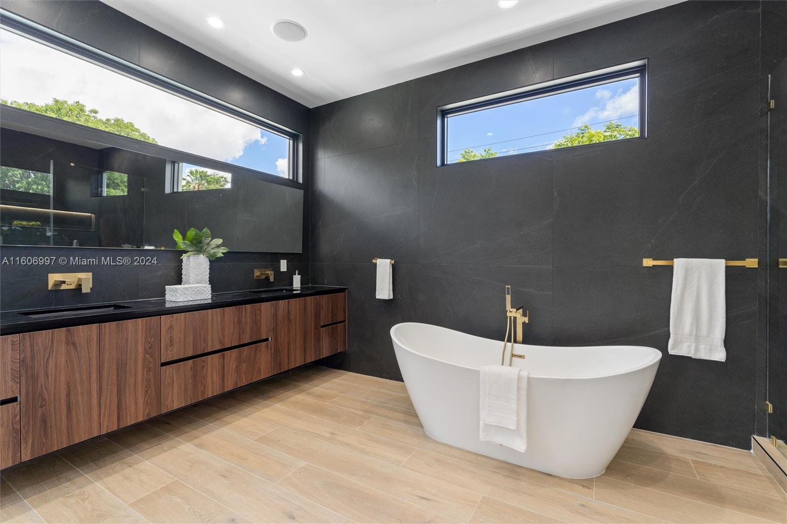 VICTORIA PARK - Residential