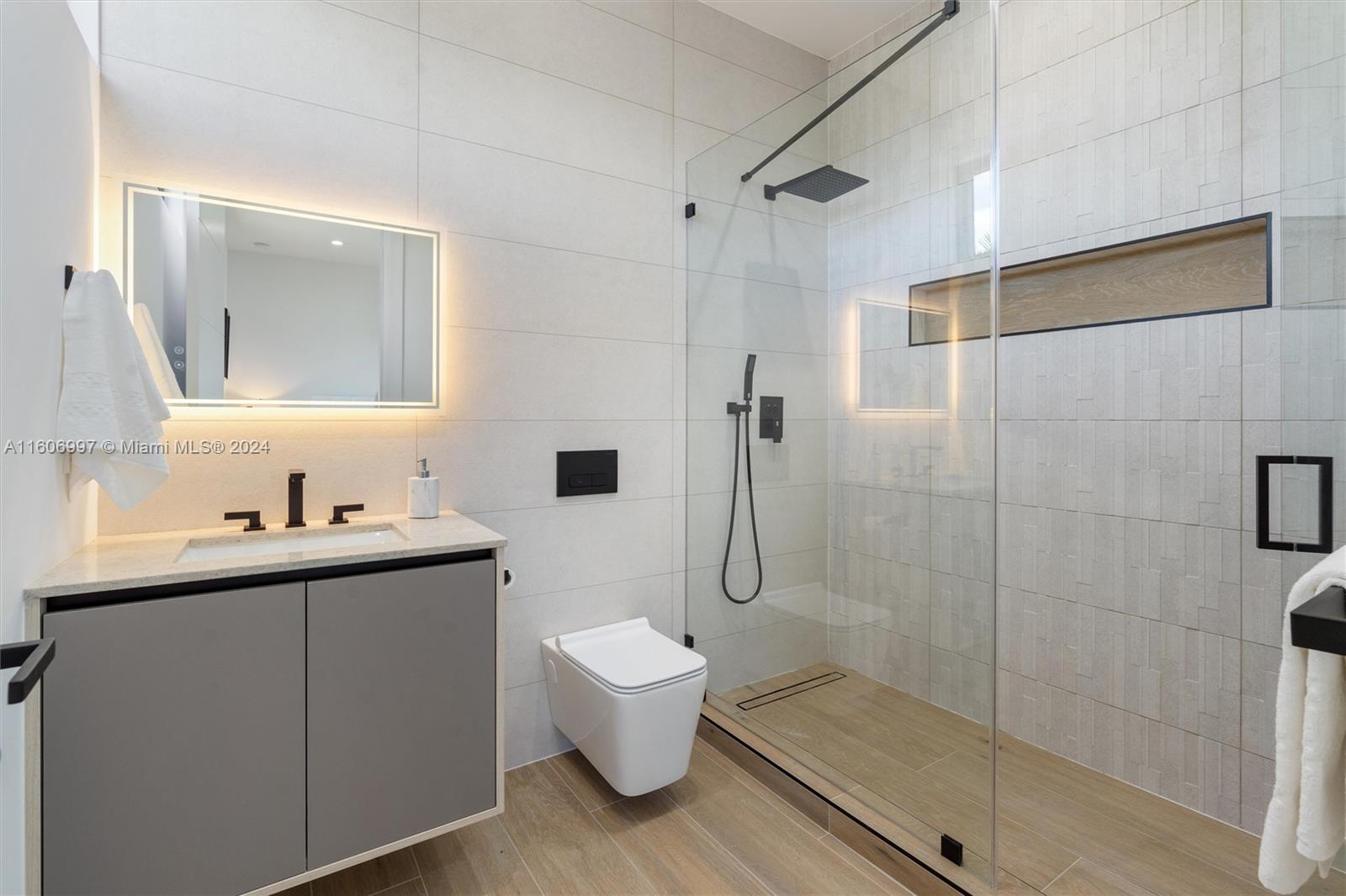 VICTORIA PARK - Residential