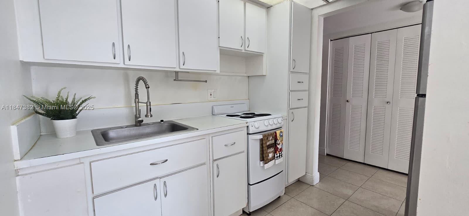 TRIANON PARK CONDO - Residential