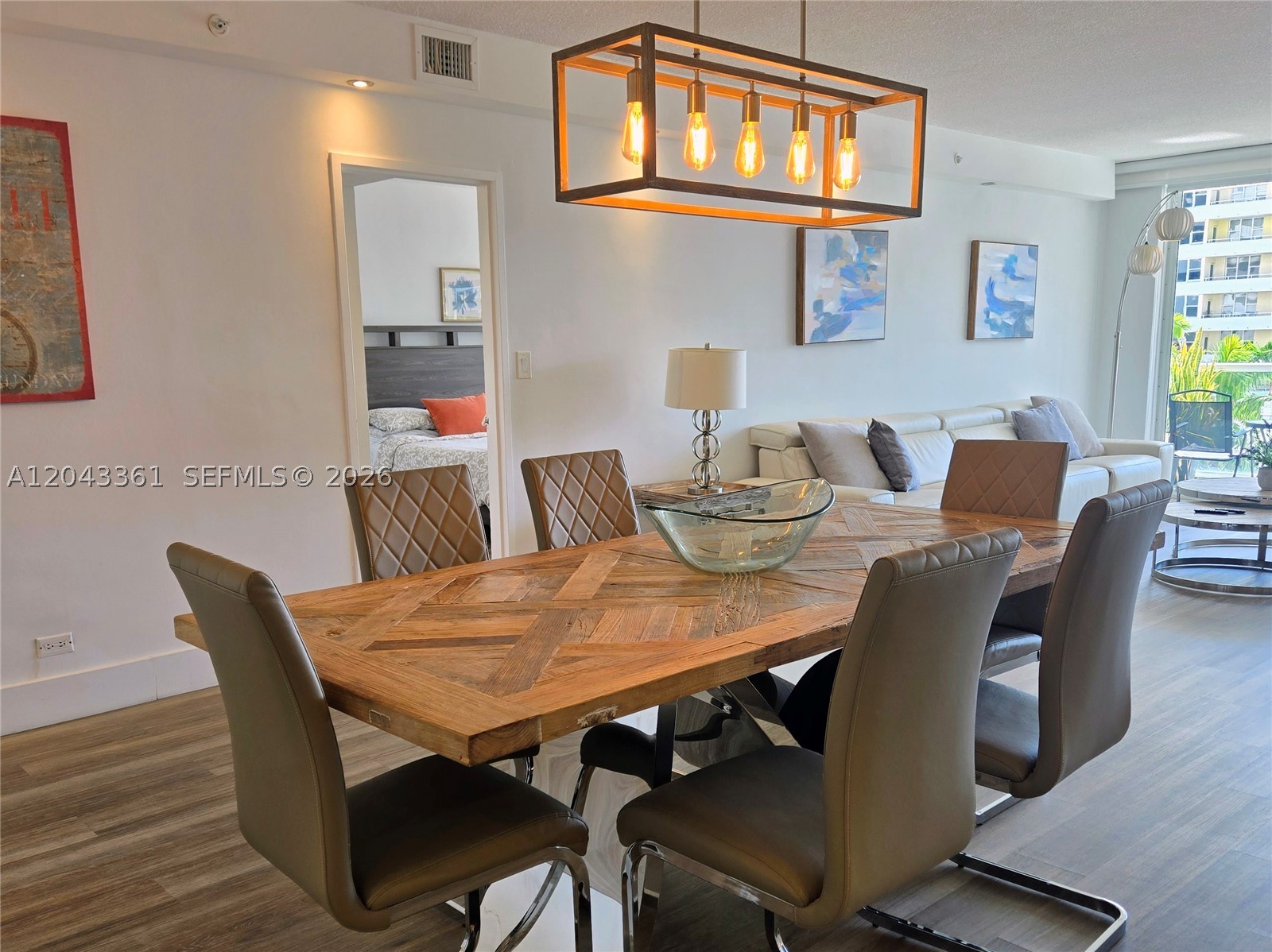 5601 Collins Ave 520