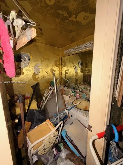 CASTLE APARTMENTS 14 COND - Residential