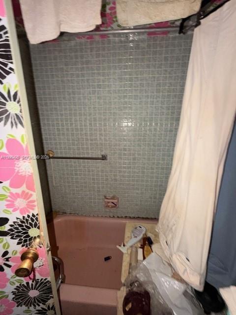 CASTLE APARTMENTS 14 COND - Residential