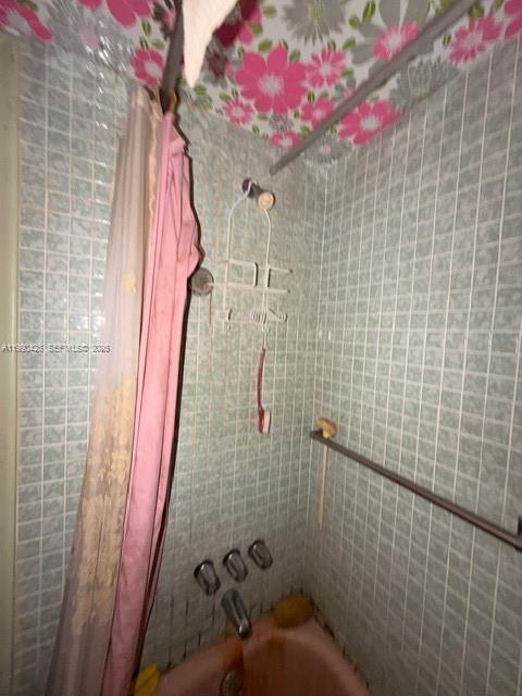 CASTLE APARTMENTS 14 COND - Residential