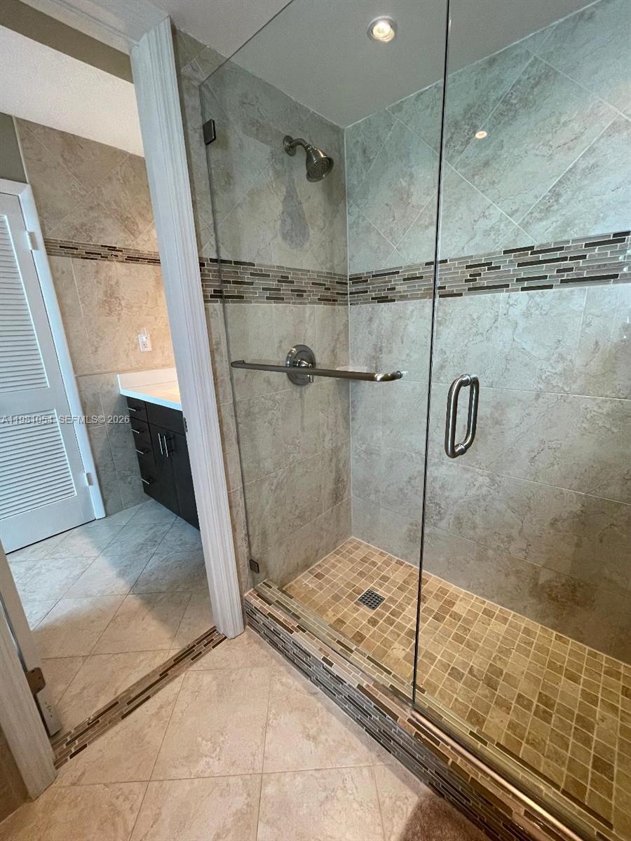 TRAFALGAR TOWERS - Residential Lease