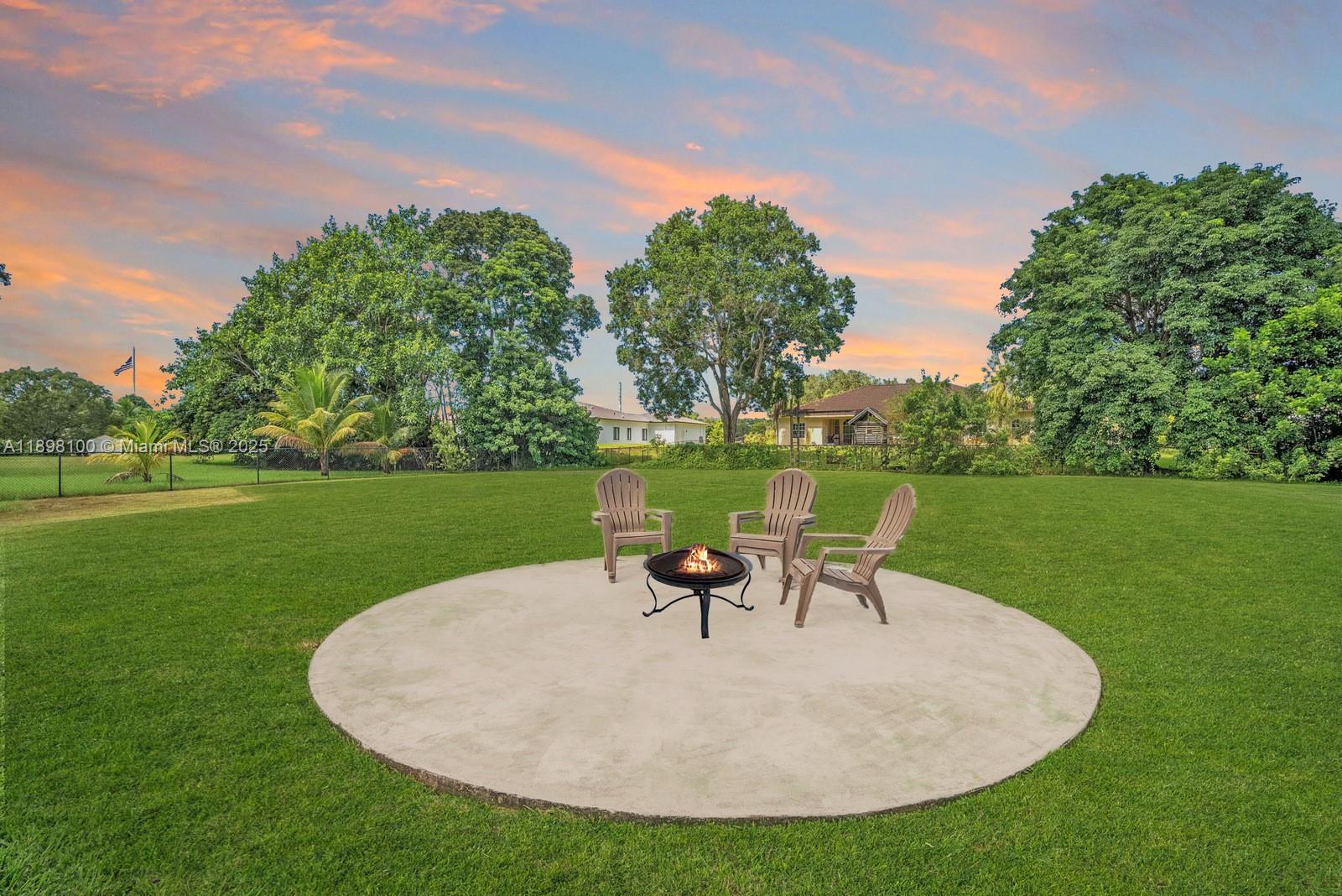 FLA FRUIT LANDS - Residential