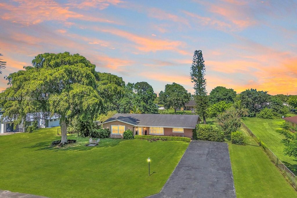 Photo of 17041 SW 48th St, Southwest Ranches, FL 33331 (MLS # A11898100)