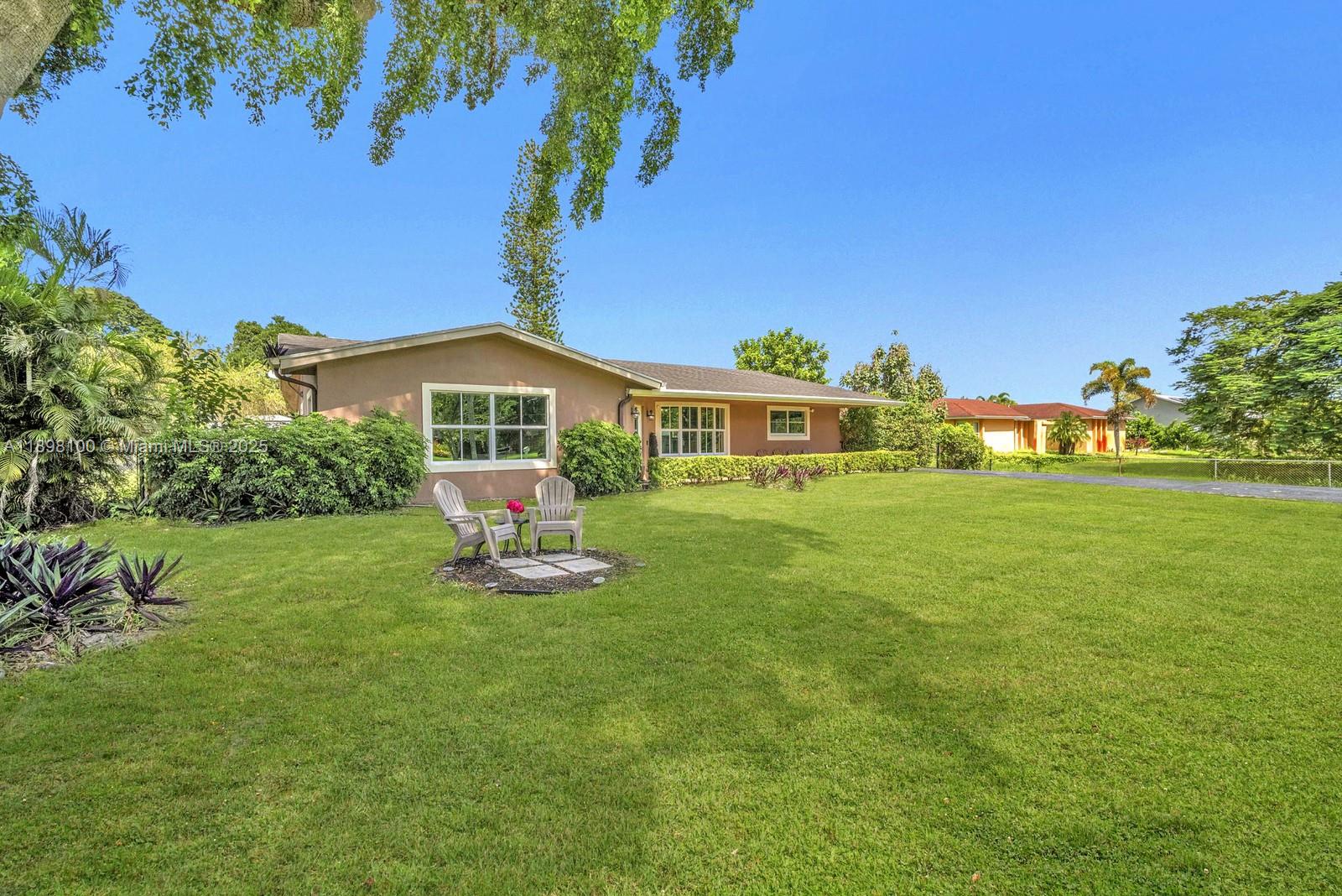 FLA FRUIT LANDS - Residential